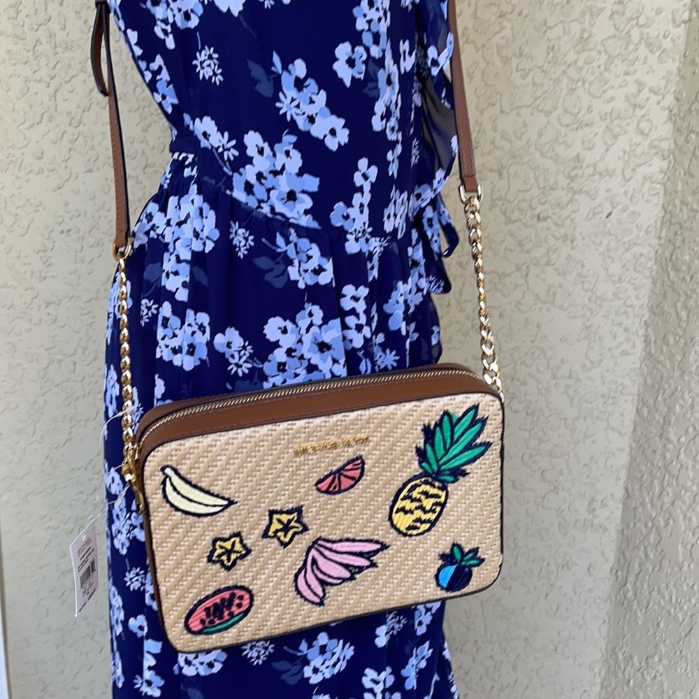 MK Island Escape Jet Set Item LG XBODY Natural Mlt - Picture 2 of 16